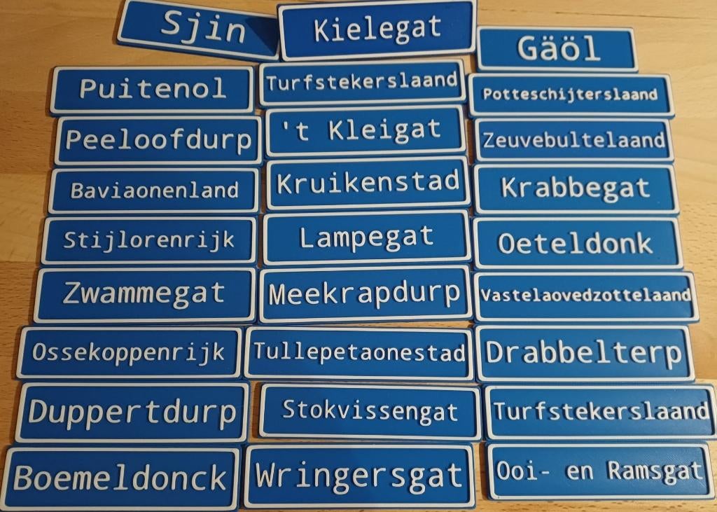 Carnavalsbadges van oe eigen durp!, Hobby en Vrije tijd, Feestartikelen, Nieuw, Versiering, Carnaval, Ophalen of Verzenden