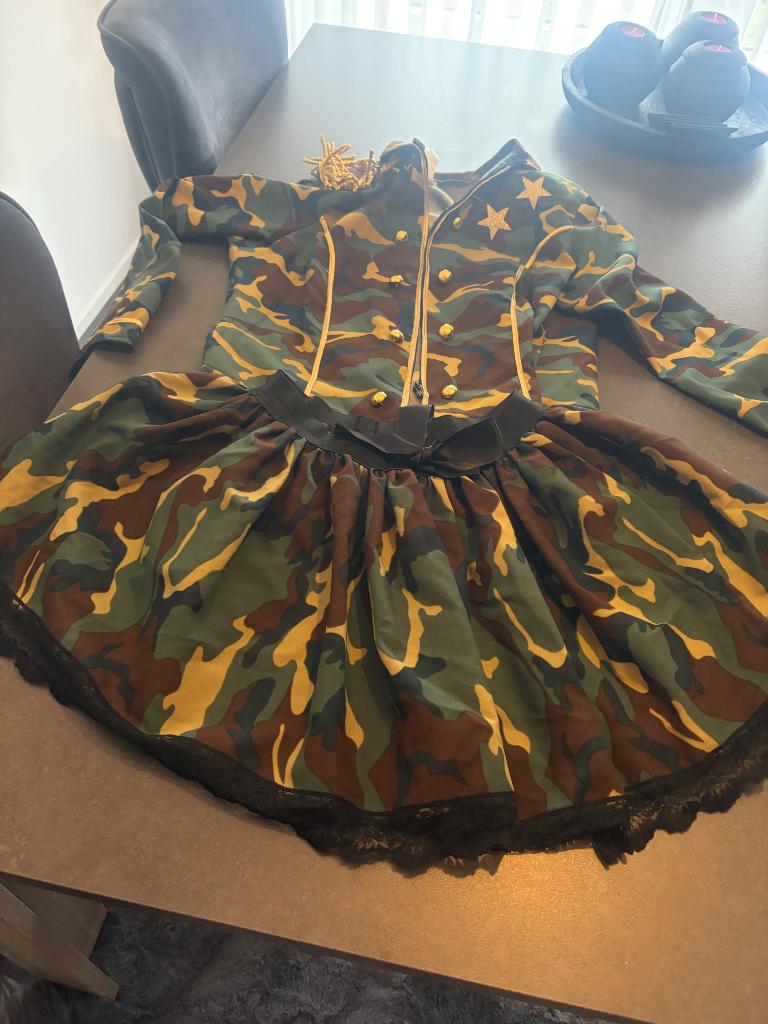 carnavals kleding, Ophalen, Zo goed als nieuw, Maat 42/44 (L), Carnaval