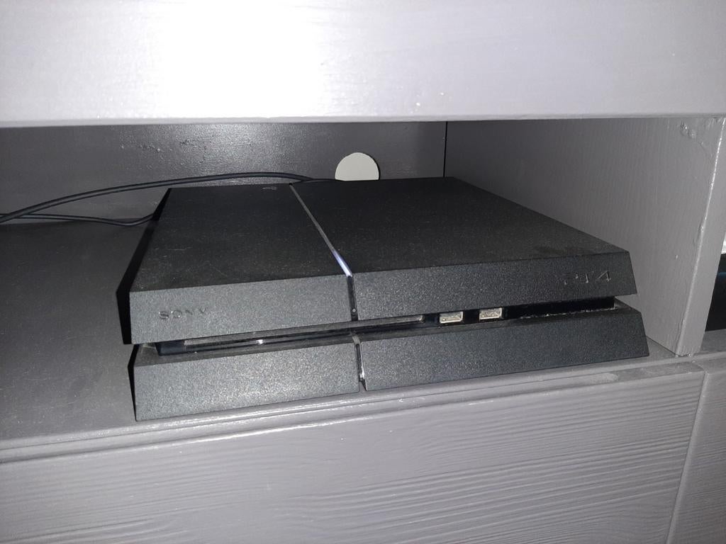 PS4 in goede staat voor fortnite/ disc ps4 games, Spelcomputers en Games, 1 speler, Ophalen of Verzenden, Gebruikt, Vanaf 3 jaar