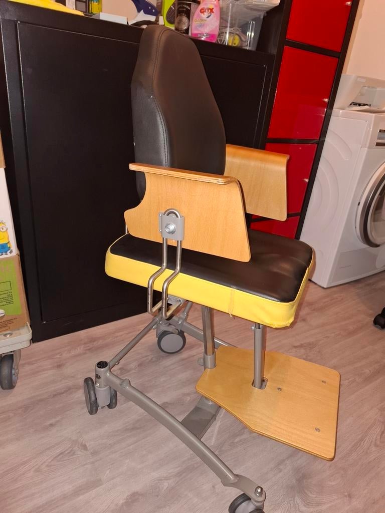 Maatwerkstoel van de lev. Kindermeubilair / speciale stoel., Diversen, Rolstoelen, Ophalen, Gebruikt, Duwrolstoel
