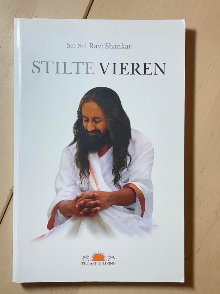 Sri Sri Ravi Shankar - Stilte vieren, Boeken, Astrologie, Overige typen, Ophalen of Verzenden, S.S.R. Shankar