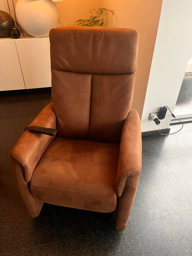Hukla VP10 Sta-op Fauteuil - Comfortabel en Luxe, Ophalen, Zo goed als nieuw, Stof, 75 tot 100 cm