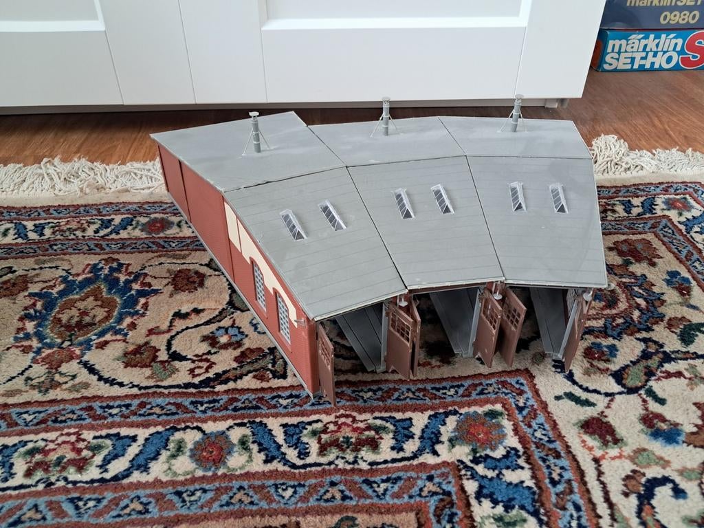 H0 Remise Loods - Automatische Deuren, Hobby en Vrije tijd, Modeltreinen | H0, Zo goed als nieuw, Brug, Tunnel of Gebouw, Gelijkstroom of Wisselstroom