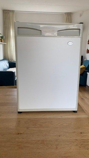 te koop: Camping koelkast, Ophalen, Zo goed als nieuw, Elektrisch