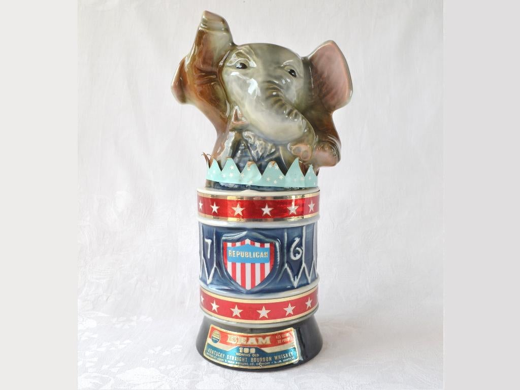 Whiskey fles met circus Olifant – USA, Republikeinen 1970, Ophalen of Verzenden
