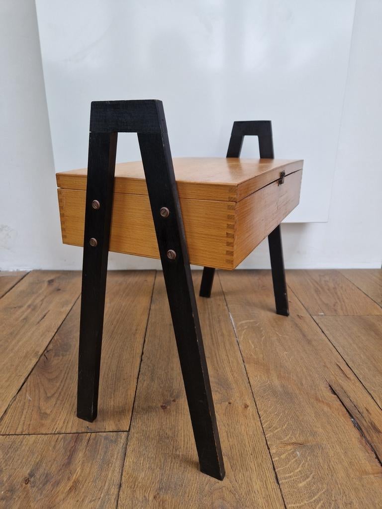 retro bijzettafeltje met inhoud/oude naaimaterialen, Ophalen, Huis en Inrichting