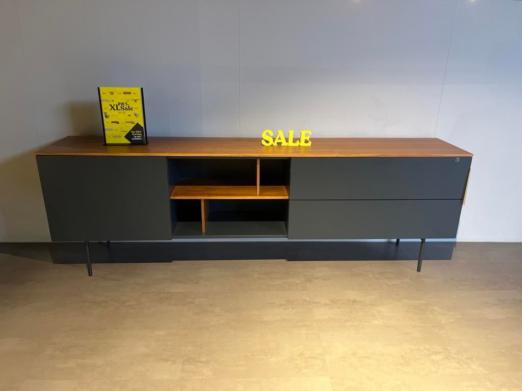 Dressoir Enzo Luca - Showroommodel, Ophalen, 150 tot 200 cm, Eikenhout, Zo goed als nieuw