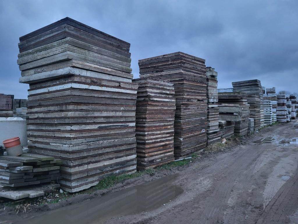 Grote hoeveelheid B-Keus betonplaten diverse soorten, Tuin en Terras, Bielzen en Borders, Ophalen, Gebruikt, Biels, Beton