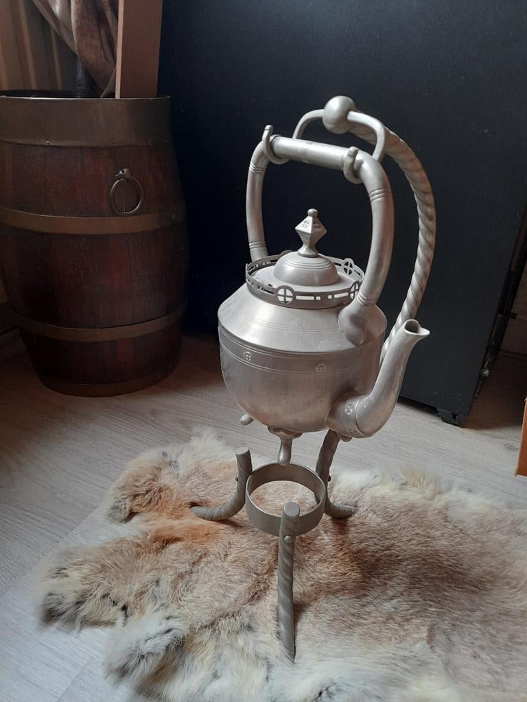 Theepot met houder J.N Daalderop, Ophalen of Verzenden