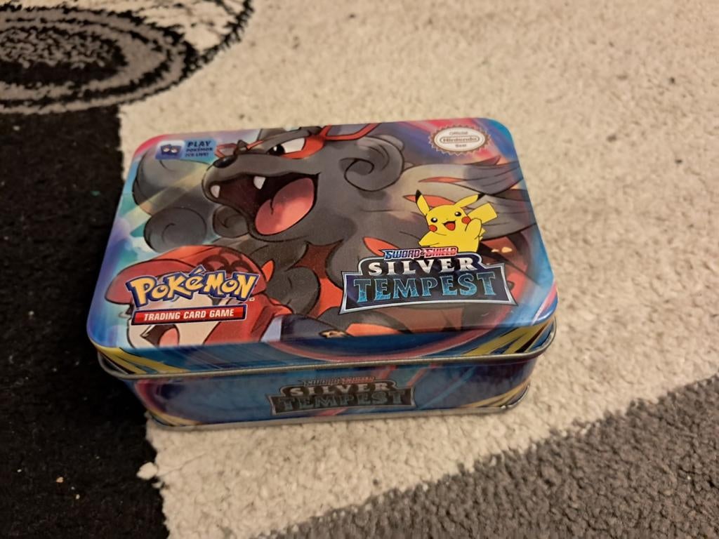 Pokemon mini doos zo goed als nieuw, Ophalen, Zo goed als nieuw, Overige typen