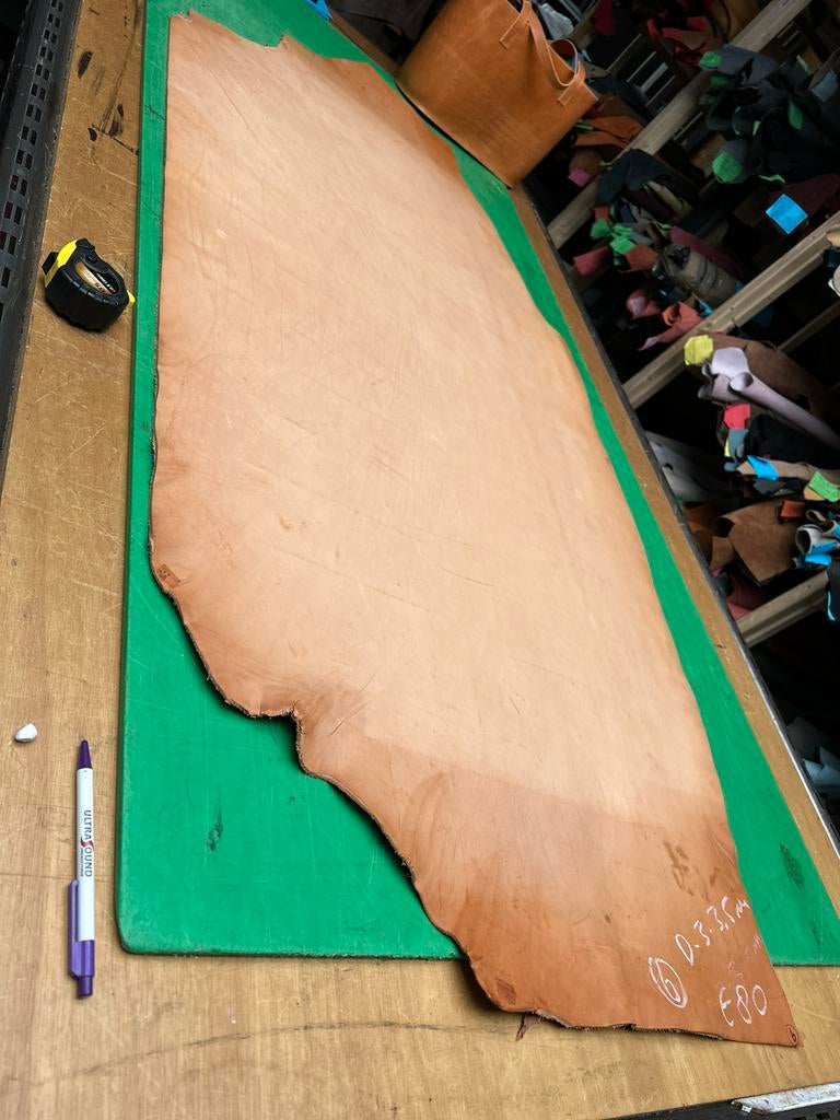 Naturel tuigleer 3-3,5mm dik half soepel groot en lang lap 6, Leer of Kunstleer, Ophalen of Verzenden, Zo goed als nieuw, 30 tot 120 cm