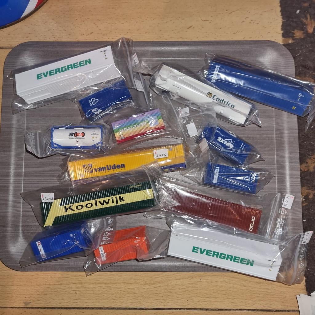 CONHTAINERS DIVERS H0-1:87, Hobby en Vrije tijd, Modeltreinen | H0, Zo goed als nieuw, Gelijkstroom of Wisselstroom, Overige merken