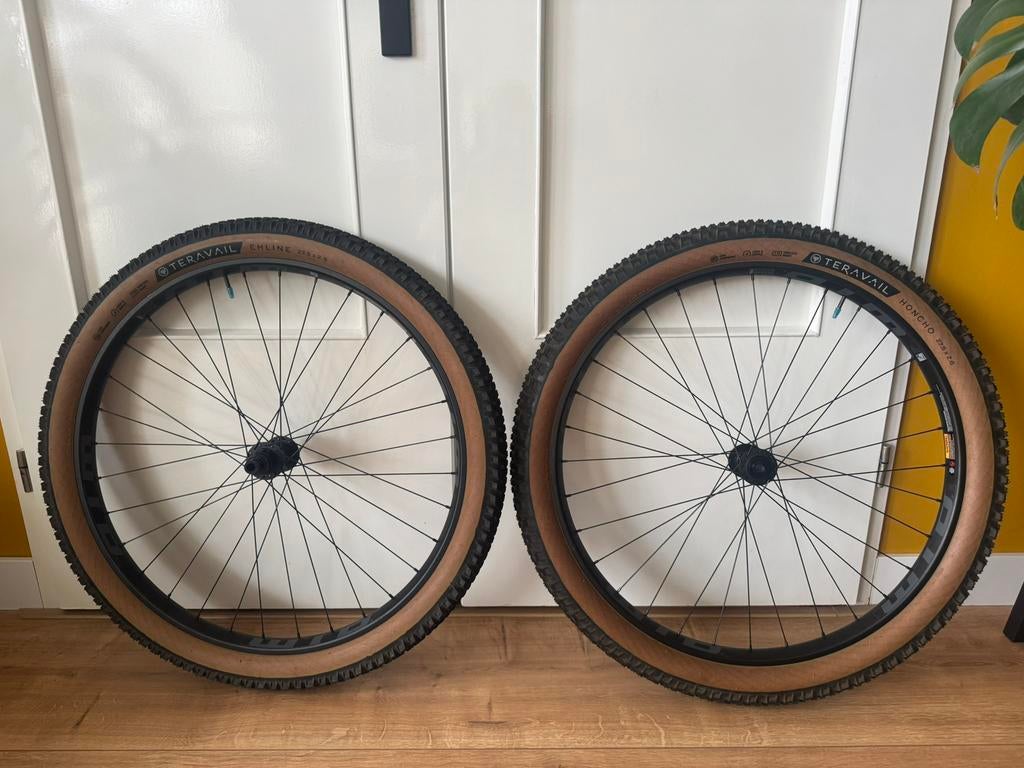 Handgespaakte 27.5 wielset DT Swiss 350 WTB I35 tough nieuw, Fietsen en Brommers, Fietsonderdelen, Ophalen, Nieuw, Wiel