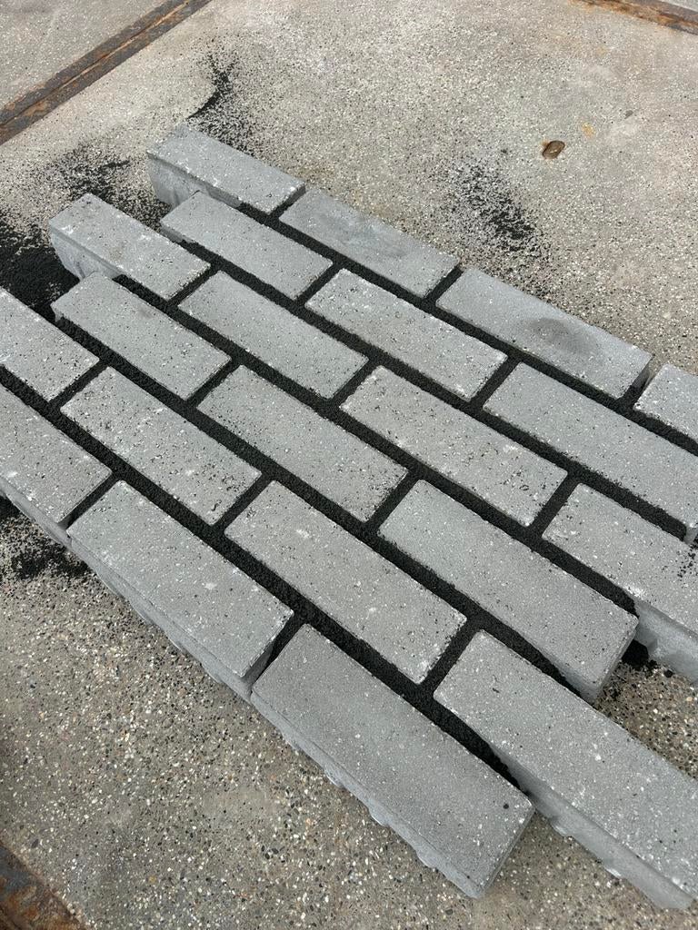 Waterpassende betonklinker grijs, Tuin en Terras, Klinkers, Nieuw, Ophalen of Verzenden, 10 m² of meer