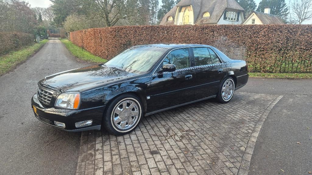 Cadillac DTS BENZINE V8 AUTOMAAT  NIEUW STAAT VOLGAUTO  BTW, Auto's, 4800 cc, Lederen bekleding, Zwart, Leder