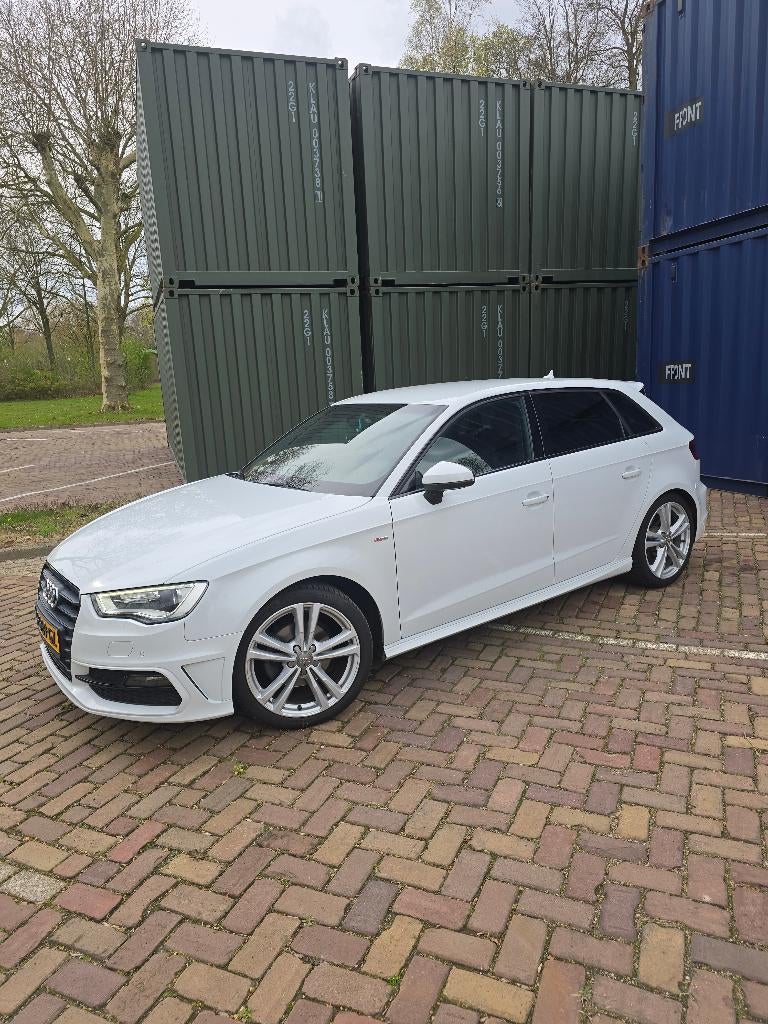 Audi A3 1.4 TFSI ultra S-Line - Automaat High Spec - 195dkm, Auto's, Audi, Lichtsensor, 4 cilinders, 150 pk, 1210 kg