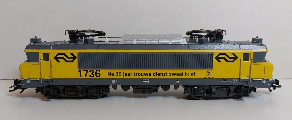 NS Loc 1736 "Na 30 jaar trouwe dienst zwaai ik af" (11), Wisselstroom, Locomotief, Ophalen of Verzenden, Märklin