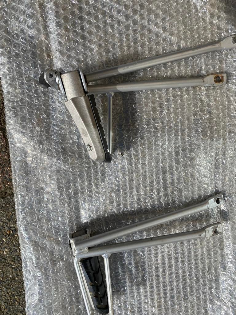 Voetsteunen Honda HM 50 / Vent Derapage 50 schakelbrommer, Fietsen en Brommers, Ophalen of Verzenden, Gebruikt, Overige typen