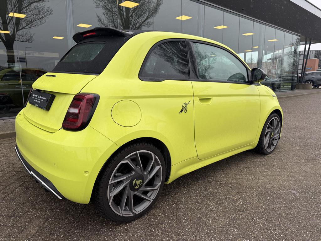 Fiat 500 Abarth Turismo 42 kWh Cabriolet WLTP rijbereik tot, Auto's, 12 maanden, Gebruikt, Zwart, Overige kleuren