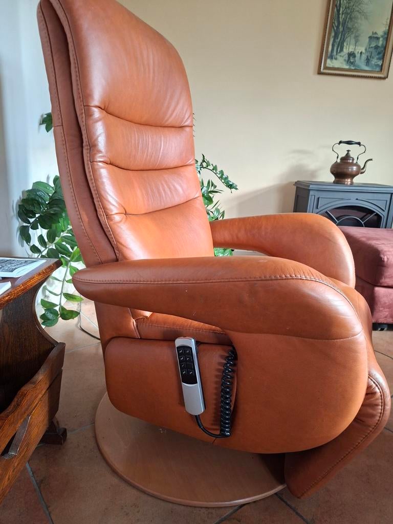 Valdalpone longlife elektrische sta op stoel leer cognac, Huis en Inrichting, Fauteuils, Ophalen, 75 tot 100 cm, Leer, 50 tot 75 cm