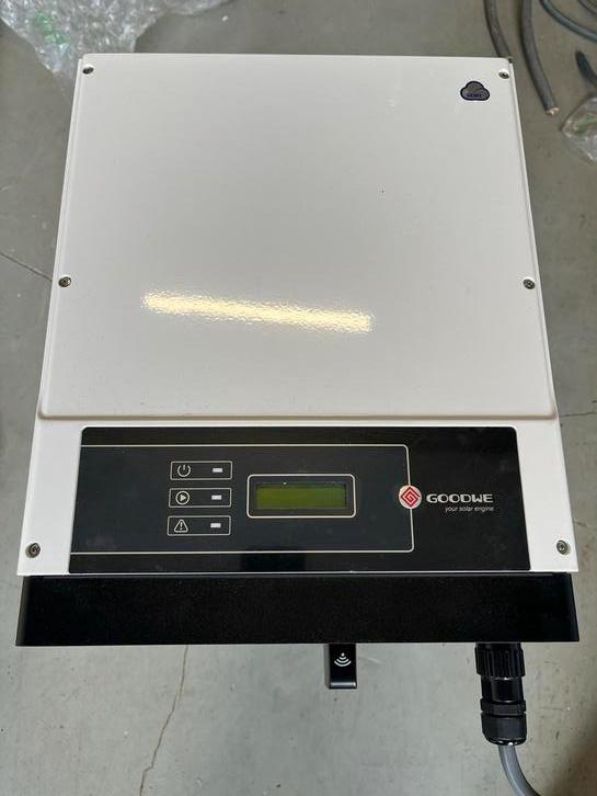 Goodwe GW3600D-NS omvormer, Ophalen of Verzenden, Gebruikt, Overige typen