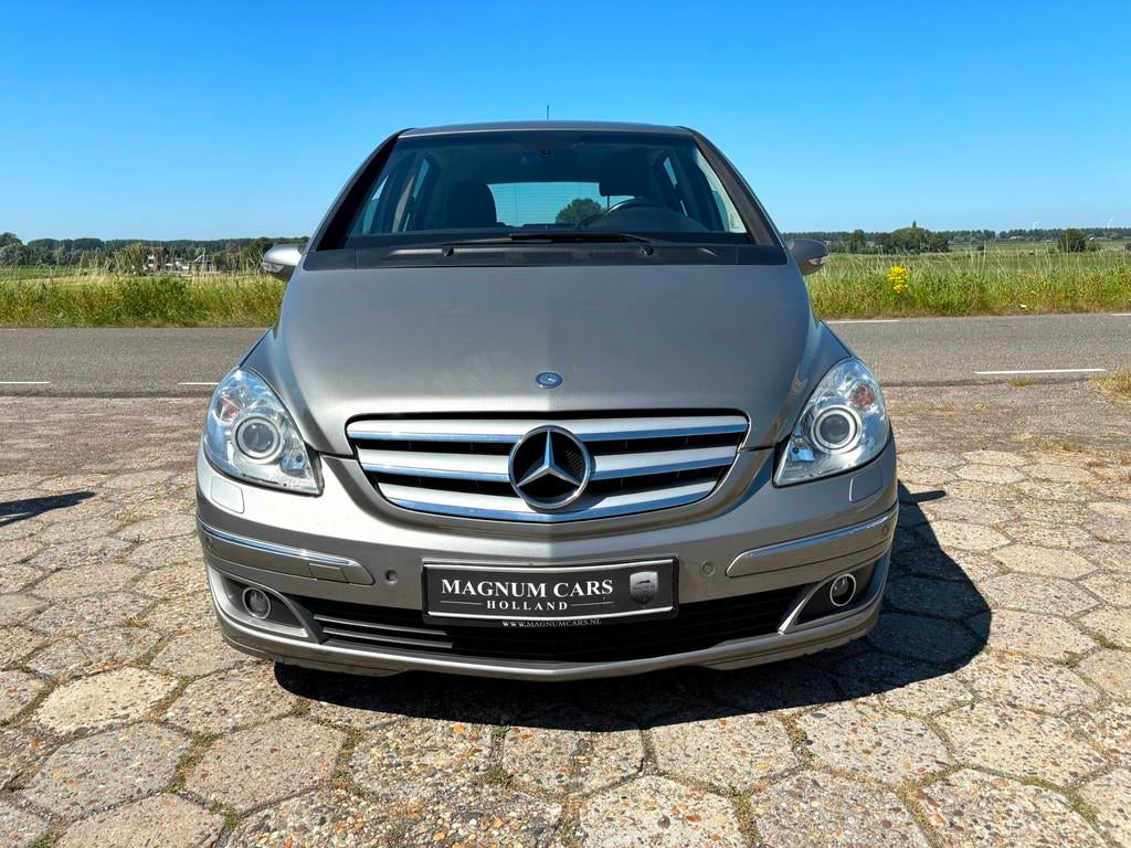 Mercedes-Benz B-klasse 200 Turbo AUTOMAAT AIRCO XENON PANO N, Gebruikt, 4 cilinders, 400 kg, Leder en Stof