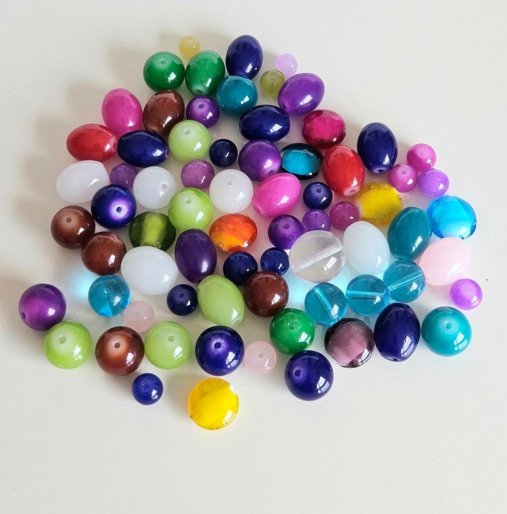 Mix van  72 kleurrijke glazen kralen voor sieraden maken, Ophalen of Verzenden