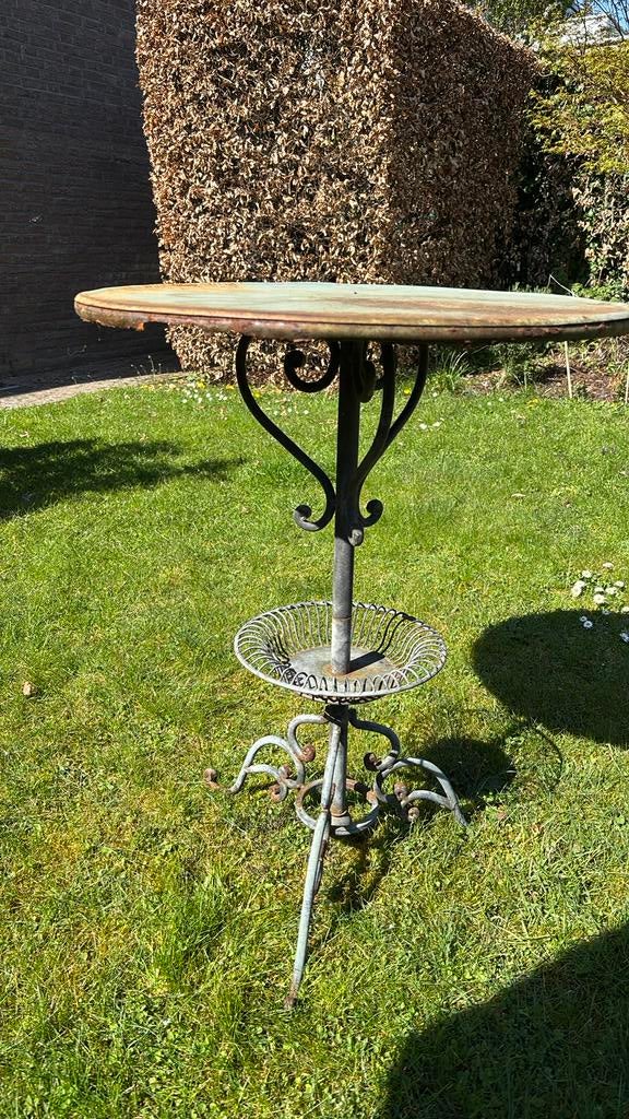 Decoratief tuintafeltje, 60 breed en 80 hoog, Ophalen, Gebruikt, Rond, Metaal