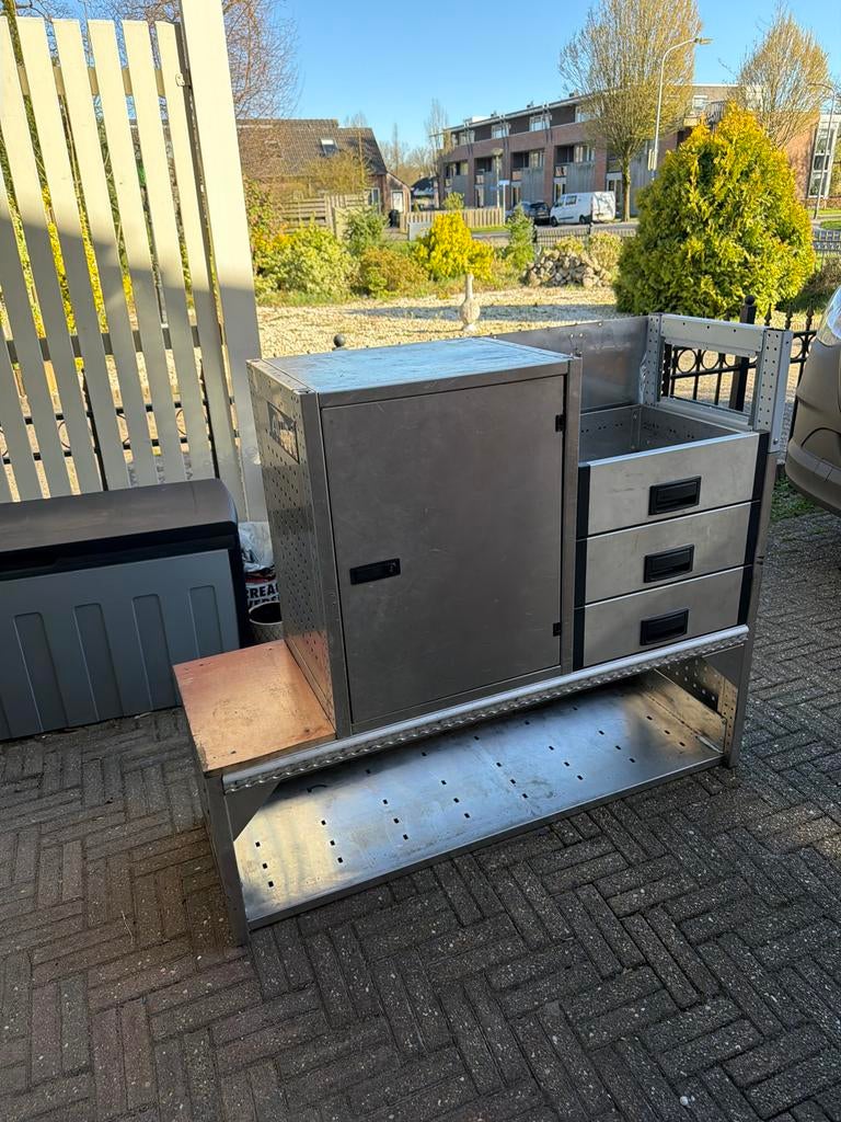 Aluca bedrijfswageninrichting met lades en kast, Ophalen