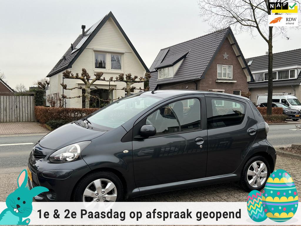 Toyota Aygo 1.0 VVT-i Exclusive 109.000 km NL-AUTO-NAP, Voorwielaandrijving, Stof, Gebruikt, Zwart