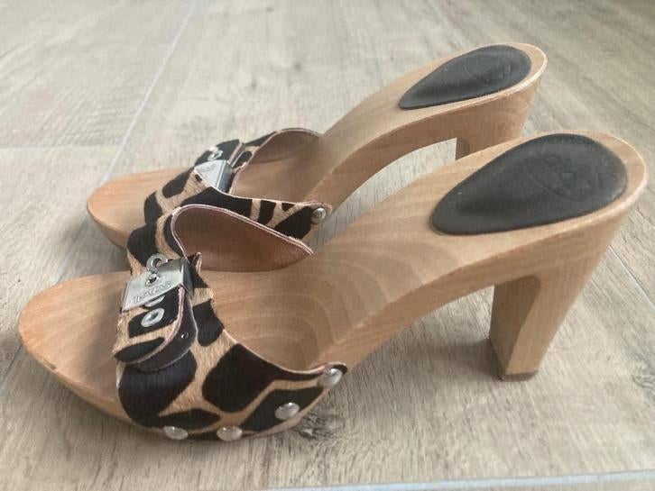 BIJNA NIEUW!!! Hoge panterprint kleppers Scholl mt 38, Kleding | Dames, Schoenen, Scholl, Bruin, Zo goed als nieuw, Sandalen of Muiltjes