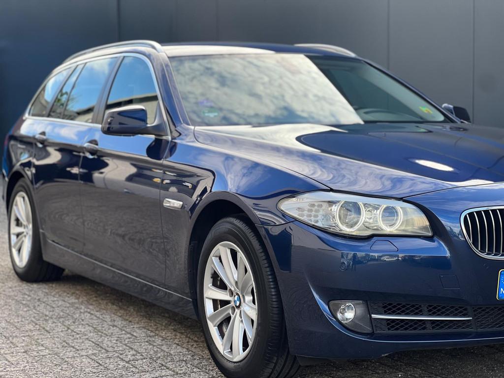 BMW 5-serie Touring 520i Leder|Navi|StoelVW|Trekhaak|Boekjes, Automaat, Euro 5, Gebruikt, 4 cilinders
