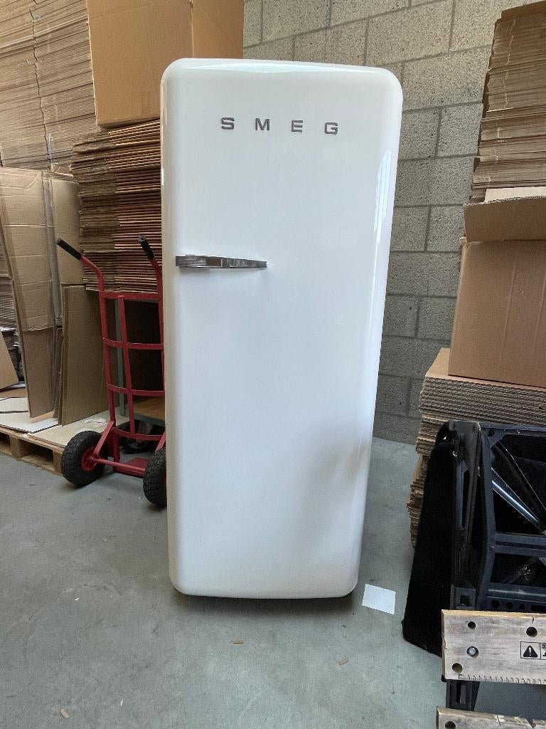 Smeg FAB28 Koelkast – Prachtig Roomwit & Retro vibe, Witgoed en Apparatuur, Koelkasten en IJskasten, Ophalen, Gebruikt, 200 liter of meer