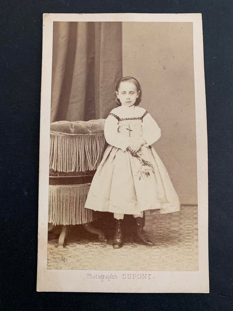 cdv carte de visite meisje Belgie Bruxelles Dupont Liège, Verzenden, Foto, Zo goed als nieuw, Voor 1940