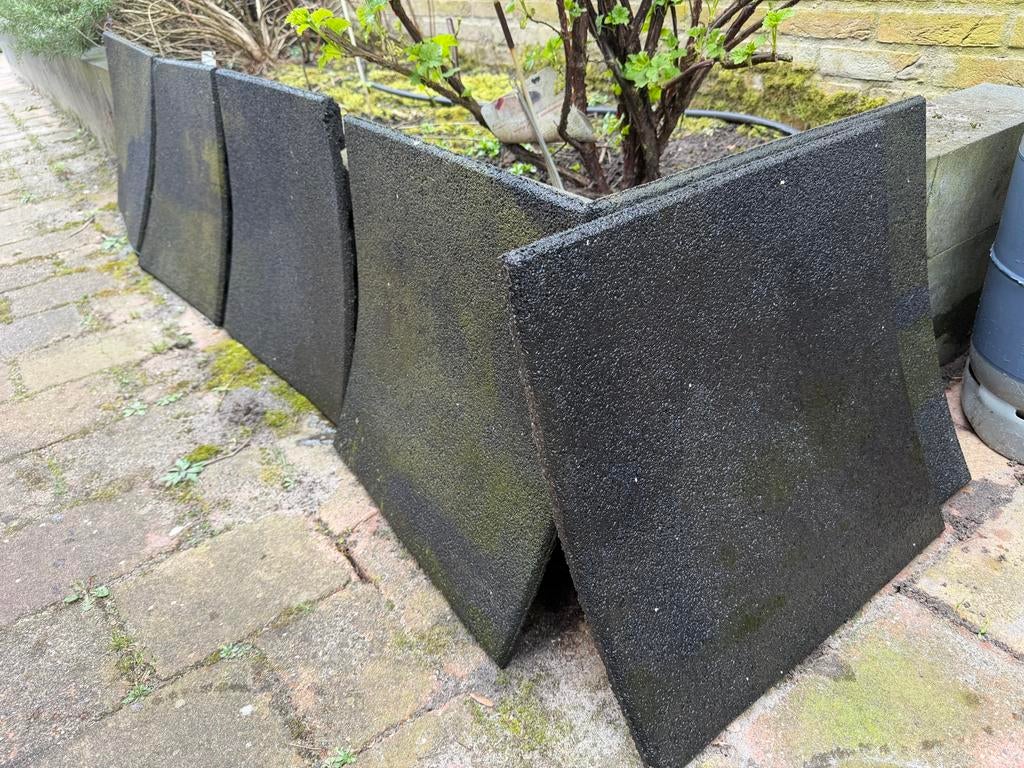 8 Rubber tegels 50x50 - Ideaal voor speelplaatsen, Tuin en Terras, Tegels en Klinkers, Ophalen, Gebruikt, Overige typen, Rubber