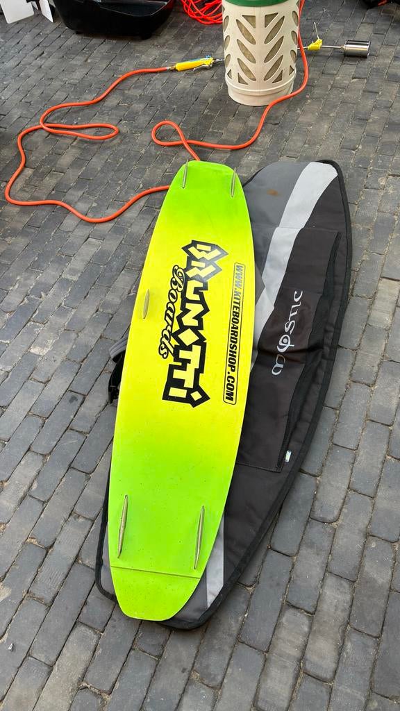 Brunotti Hellfire Kiteboard - Twintip, Ophalen, Gebruikt, Twintip, Kiteboard