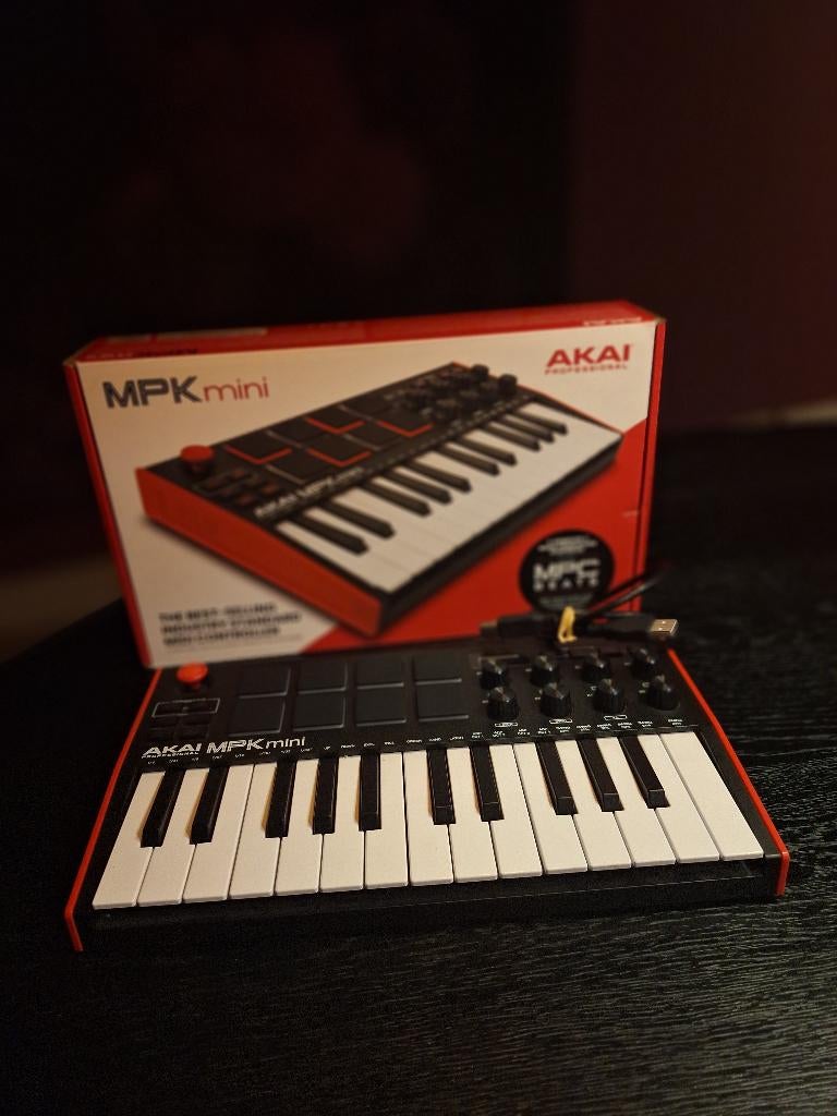 AKAI MPK mini keyboard - Zo Goed Als Nieuw, Muziek en Instrumenten, Midi-apparatuur, Ophalen, Zo goed als nieuw
