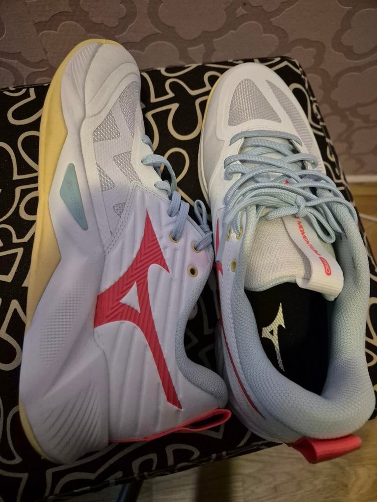 Wave Momentum Pro Wit/Roze, Ophalen of Verzenden, Zo goed als nieuw, Wit, Sneakers of Gympen