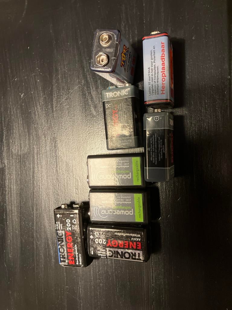 Verschillende 9V oplaadbare batterijen, Ophalen of Verzenden, Gebruikt, Oplaadbaar