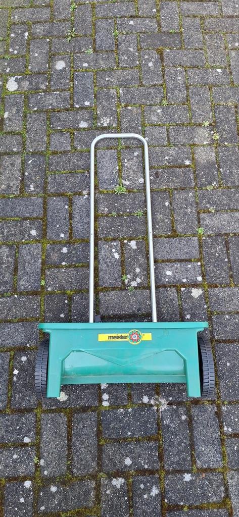 Meister kunstmest strooier, Tuin en Terras, Plantenvoeding, Ophalen, Zo goed als nieuw