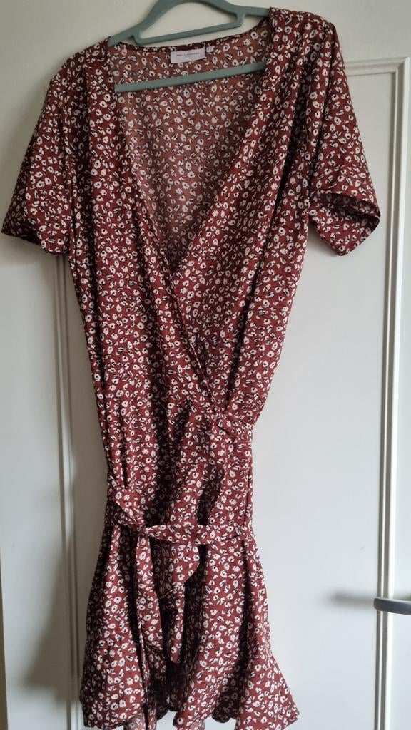 Only Carmacoma wikkeljurk maat 44, Bruin, Maat 42/44 (L), Only Carmacoma, Ophalen of Verzenden