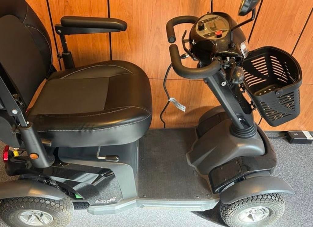 Scootmobiel, Ophalen, Elektrische rolstoel