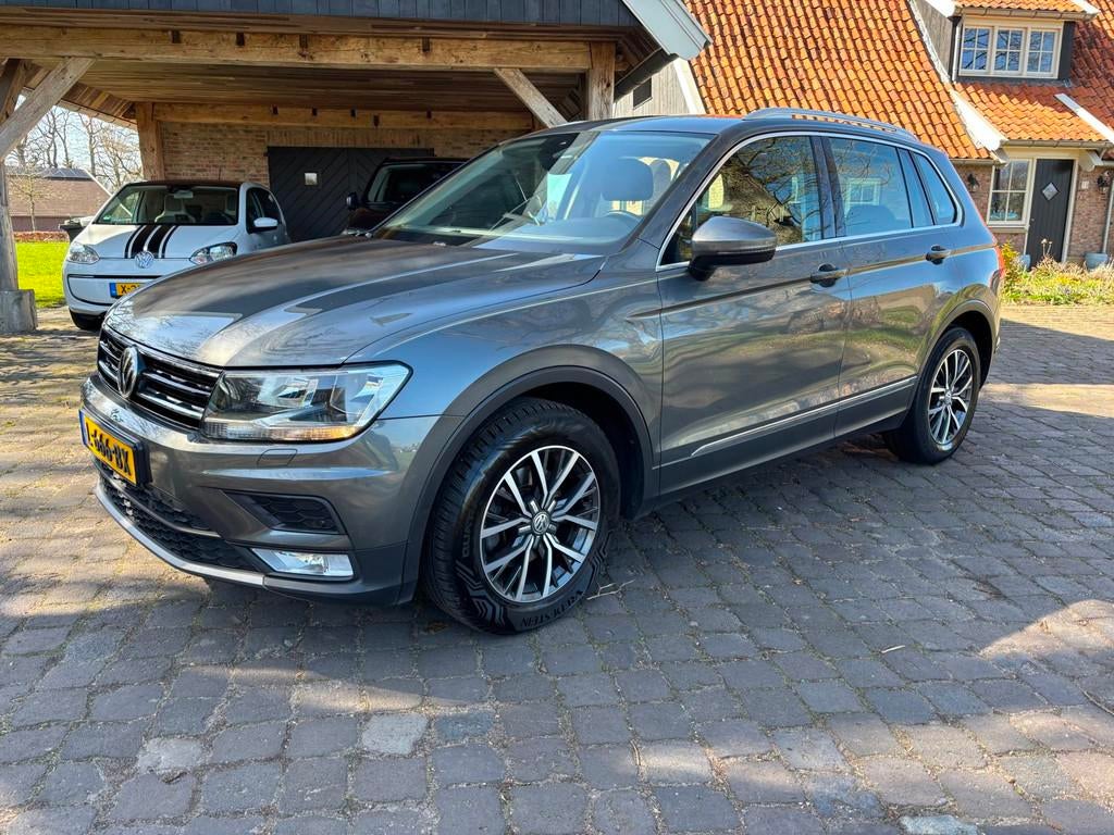 Volkswagen Tiguan 1.4 TSI ACT Highline, Stof, 4 cilinders, 150 pk, SUV of Terreinwagen