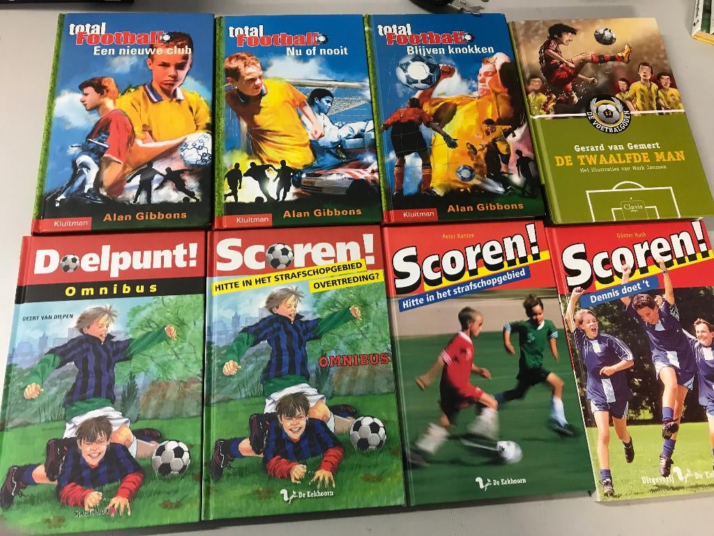 T.K. Total Footbal , Scoren en andere voetbalboeken kinderen, Ophalen of Verzenden, Gelezen, Fictie algemeen