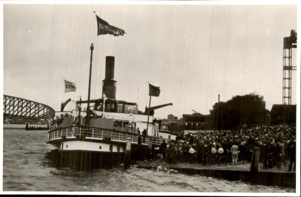 Dordrecht - Handelskade Foto(kaart) Schip Boot, Ophalen of Verzenden, 1920 tot 1940, Ongelopen, Zuid-Holland