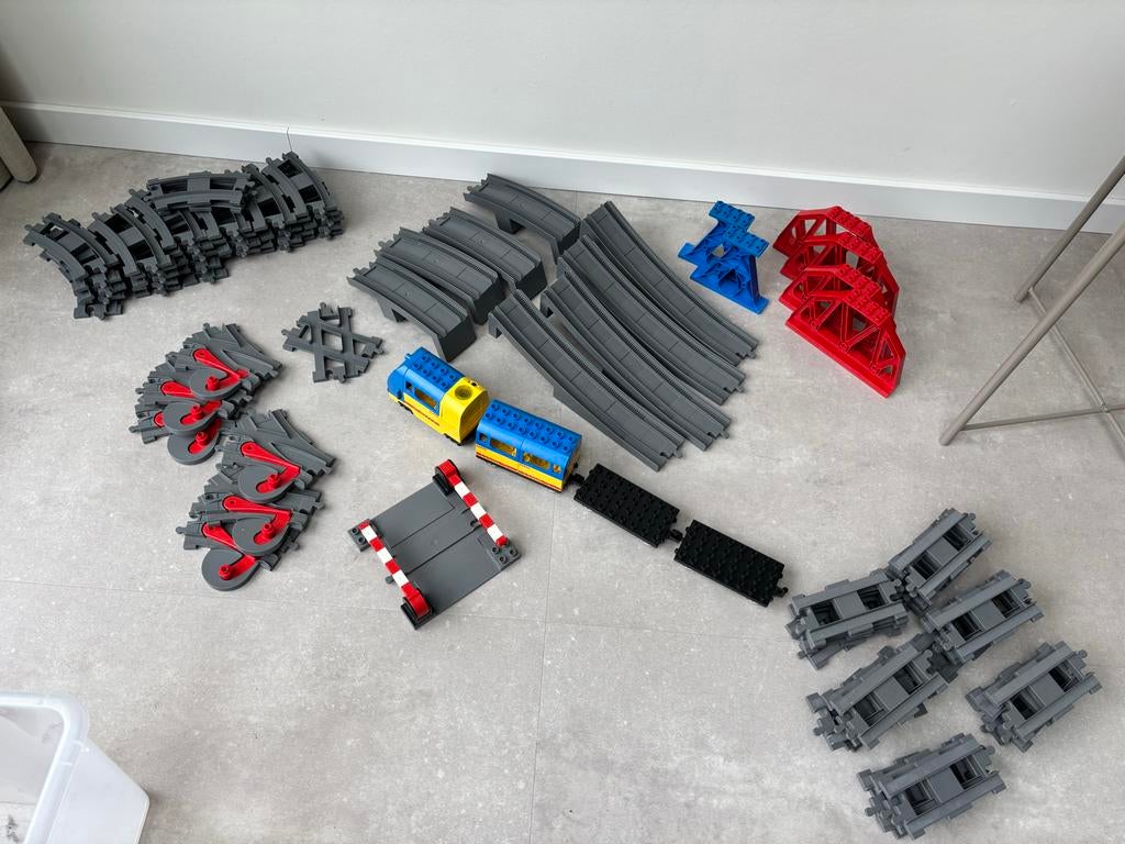 Lego Duplo trein met rails en overweg, Ophalen of Verzenden, Gebruikt, Complete set, Lego