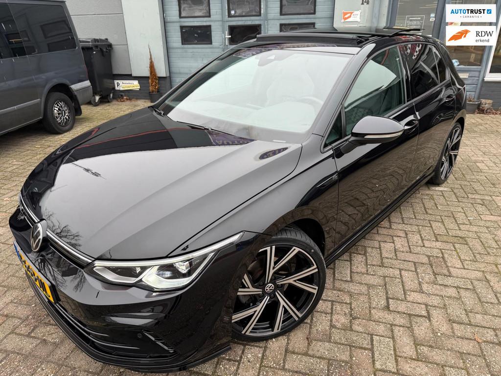 Volkswagen Golf 1.5 eTSI 2022 R-LINE DSG PANO ACC SIDE-ASSLE, 4 cilinders, Met garantie (alle), Zwart, Bedrijf