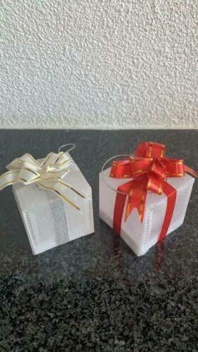 2 kleine Kerst kadootjes met licht, Ophalen of Verzenden, Zo goed als nieuw