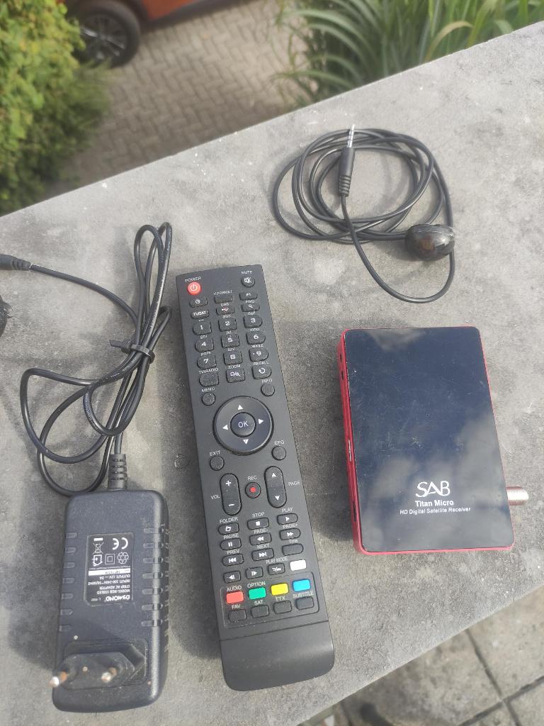 SAB Titan Micro HD Satelliet ontvanger, Audio, Tv en Foto, Schotelantennes, Ophalen of Verzenden, Gebruikt, (Schotel)antenne-accessoires