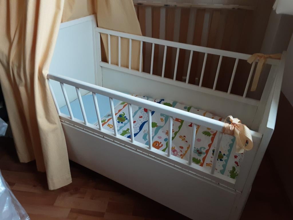 Vintage babyledikant brocante jaren' 50 (opknapper), Kinderen en Baby's, Kinderkamer | Bedden, Gebruikt, Minder dan 140 cm, Minder dan 70 cm